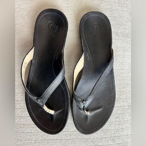 OluKai Hi'ona Flip-Flops in Black - Women's Size 10